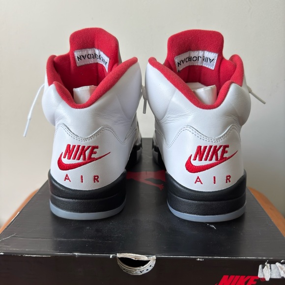 Air Jordan 5 Retro Fire Red 2020 - Picture 3 of 6